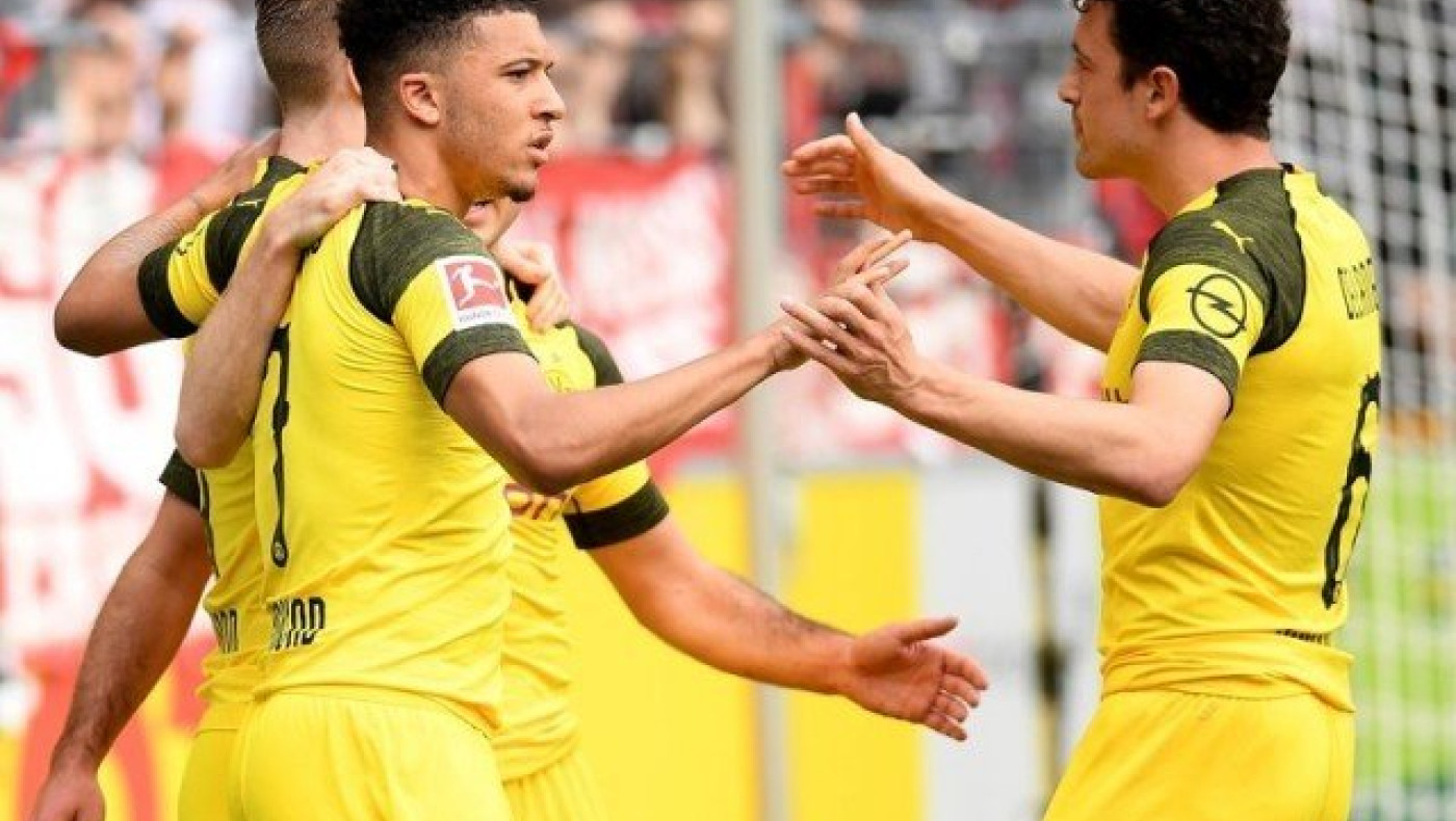 Favori & Outsider: Παρελθόν που αφήνει                         ελπίδες