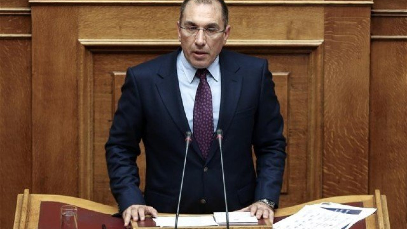 Βουλευτής... Καμμένος  σε ρόλο Τσουκαλά αποδοκιμάζει τον Φιλίποφ (pic)