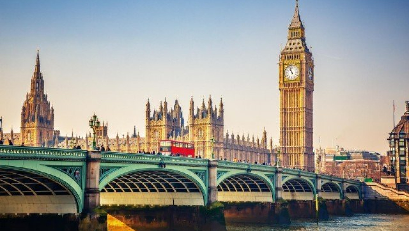 Εσύ, από ποιο                            Λονδίνο είσαι;