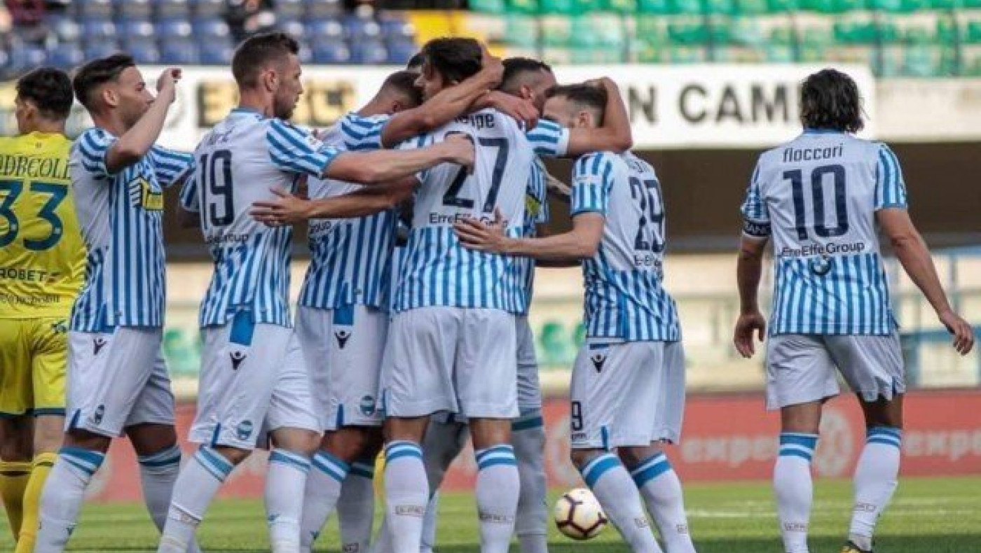 Στο Χ η Τενερίφη, στο Χ και η Ντέρι,                    άσος η Μπορντό