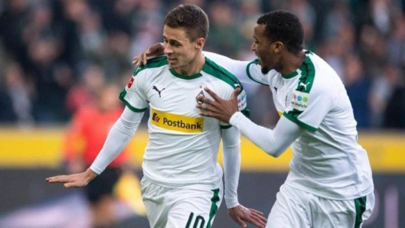 Αζάρ:«Εχω συμφωνήσει με τη Ντόρτμουντ, περιμένω να τα βρουν οι ομάδες»