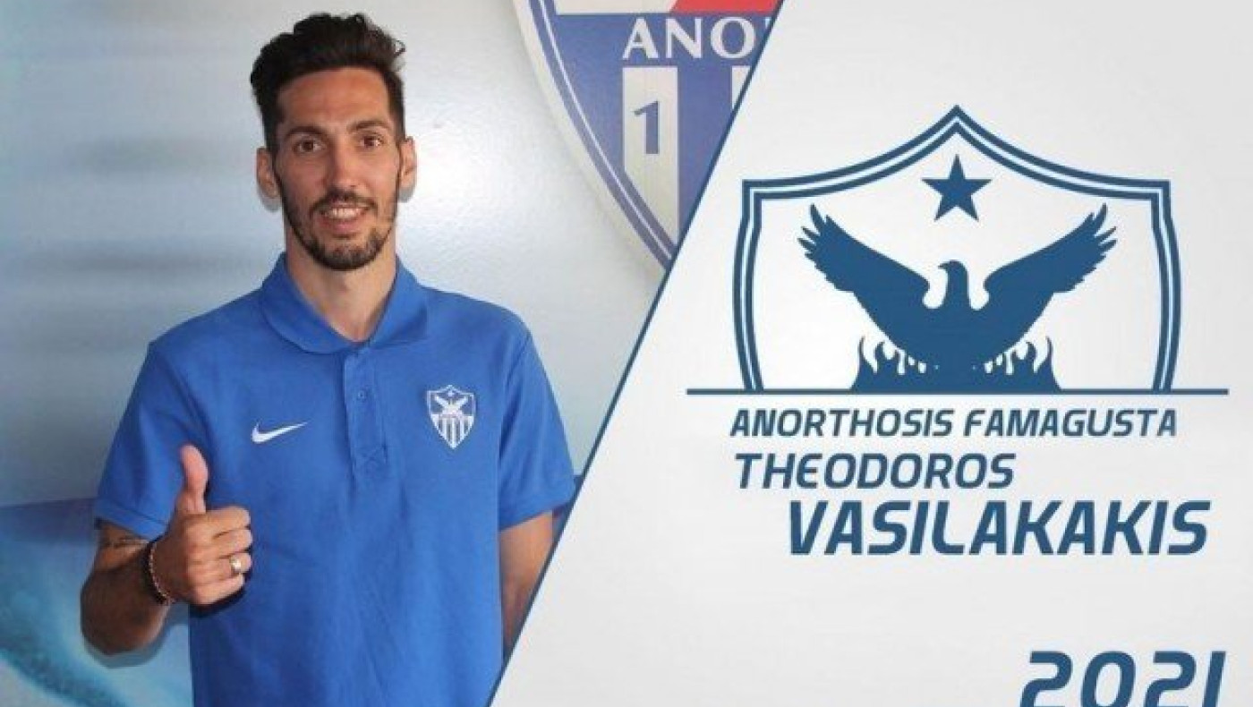 Στην Ανόρθωση ο                                Βασιλακάκης