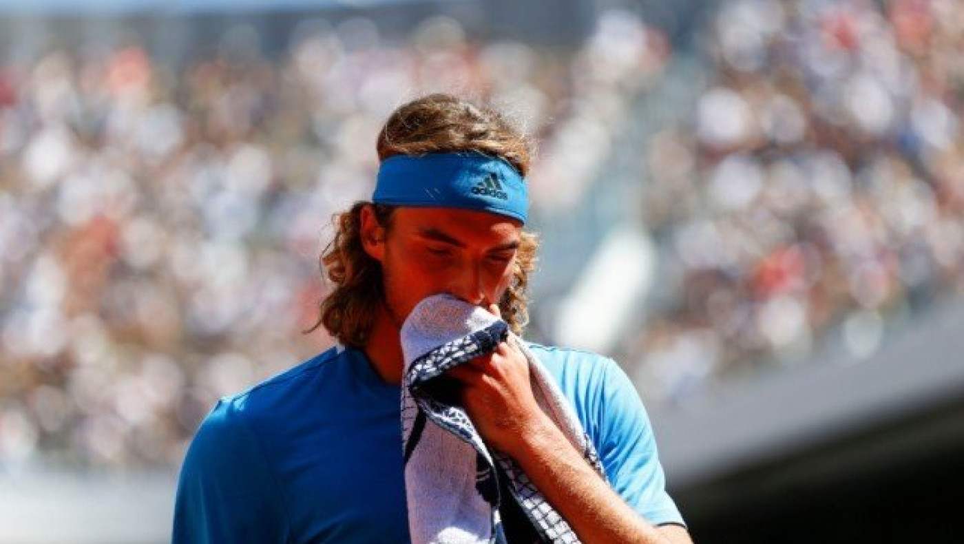 Λύγισε μετά από πέντε ώρες                 ο Τσιτσιπάς