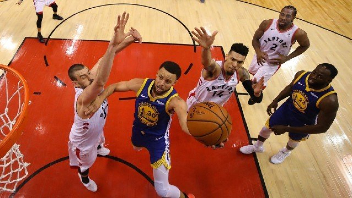 Επτάψυχοι Ουόριορς και μπρέικ στο Τορόντο     (vids)