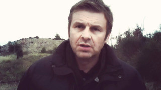 Με μια «ζεϊμπέκιά» ανακοίνωσε ίδρυση κόμματος 