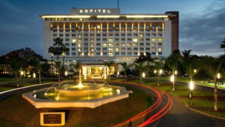 Ένα... βασιλικό ξενοδοχείο στην υπηρεσία της «Βασίλισσας» (video)