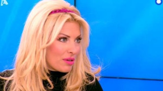 Όταν η Μενεγάκη έμαθε τον Τάκη Τσουκαλά (VIDEO)