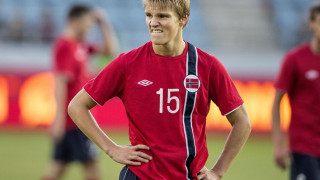 «Σφάζονται» στα πόδια του Όντεγκααρντ