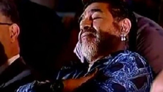 Ο Μαραντόνα κοιμήθηκε στην ομιλία του προέδρου της Βενεζουέλας! (VIDEO)