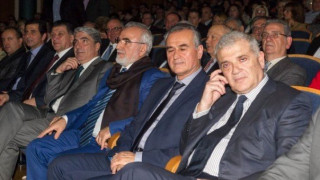 Μόνος στα μπουζούκια ο Μελισσανίδης!