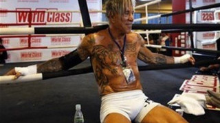 Στα 62 του μπαίνει ξανά στο ρινγκ