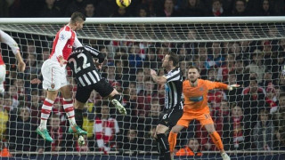 Ήχησαν τα κανόνια στο «Έμιρεϊτς»