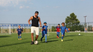 Στη Χαλκιδική ο Εντέν Αζάρ                        (pic)