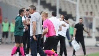 Θύµιζε δυστυχώς καφενείο                      η Εθνική