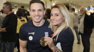 Περιμένουν               παιδί Πετρούνιας και Μιλούση