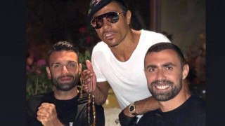 Μανιάτης-Τζαβέλλας        έφαγαν στο μαγαζί του Salt Bae