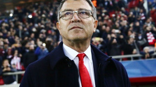 Σειρήνες εκτός Ευρώπης                        για τον Τάκη Λεμονή