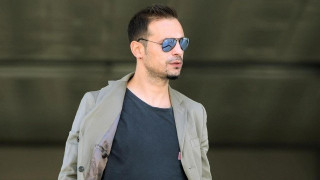 «Διαζύγιο» Open                           με Ντέμη Νικολαΐδη