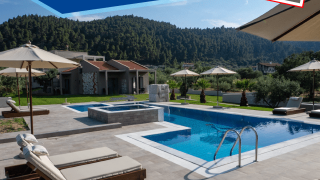 Διακοπές στο Castella              Appartaments        στη Βουρβουρού!