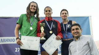 Χρυσό                         στα 200μ. η Βασιλείου!