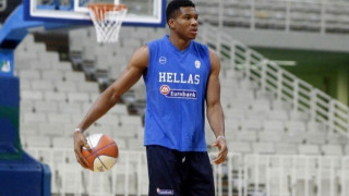 Με τη γυμνάστρια των Μπακς στην Εθνική ο Αντετοκούνμπο!