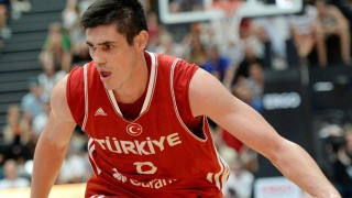 Ιλιασόβα: «Θα μας                                δυσκολέψει ο Γιάννης»