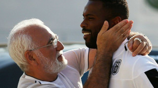 Συνόδευσε την αποστολή του ΠΑΟΚ ο Ιβάν και ντόπαρε τους παίκτες (vids)