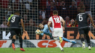 Η απίθανη απόκρουση του Πασχαλάκη στο πέναλτι του Άγιαξ! (ΒΙΝΤΕΟ)