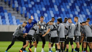 Τις...μάζεψε ο Καντουρί στην προπόνηση επί σλοβακικού εδάφους! (vids)