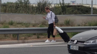 Ο Ράκιτιτς έφυγε από το αεροδρόμιο της Βαρκελώνης με τα πόδια! (Pics)