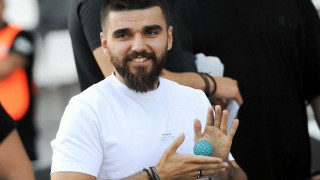 Τρολάρει Καραπαπά και Καρυπίδη ο Γ. Σαββίδης     (pic)