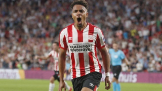 Κοιτάζει                                Μάλεν η Μπάρτσα