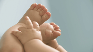 Θεσσαλονίκη: Πώς στήθηκε η φάμπρικα παράνομων υιοθεσιών