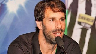 Φαν Νιστελρόι:        «Καλύτερος παίκτης του κόσμου ο Μέσι»