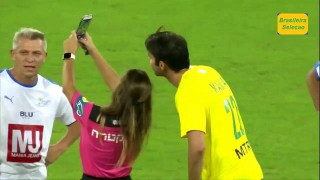 Διαιτητής έβγαλε selfie με τον Κακά κατά την διάρκεια του αγώνα (vid)