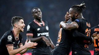 Απέδρασε από το Αμστερναμ με Μπατσουαγί η Τσέλσι, ανατροπή η Λειψία