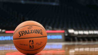 Το ταξίδι της μπάλας: Από το εργοστάσιο στο παρκέ (video)