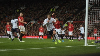 «Ζωντανή» με Λαλάνα στο «Ολντ Τράφορντ» η Λίβερπουλ!