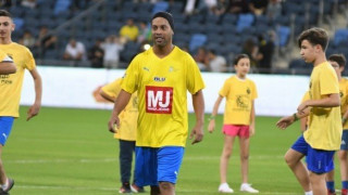 O 40ρης Ροναλντίνιο το 'χει ακόμα            (vid)