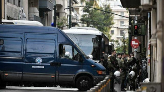 Εξάρχεια: Άθλιες συνθήκες για 138 πρόσφυγες στο κτίριο που εκκενώθηκε