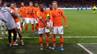 Ο αντιρατσιστικός πανηγυρισμός Βαϊνάλντουμ-Ντε Γιονγκ (video)