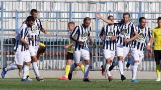 Στο «Χ»      Απόλλων Σμύρνης, Προ Βερτσέλι και Χιχόν και Προ Πάτρια…