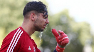 O Σιαμπάνης απάντησε σε οπαδό του                           ΠΑΟΚ (pic)