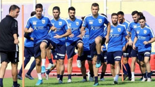 Στο «Χ» η Σκωτία, στο «Χ» η Αλμερία,         στο «Χ» και η Βαγιεκάνο