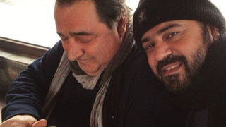 Άφησε το μικρόφωνο και έπιασε τις πατάτες ο Καρράς! (pic)