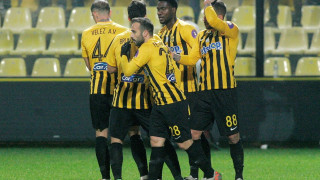 Πρώην… ενοχλεί παίκτες, έξαλλοι στον Αρη!