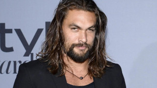 Αγνώριστος ο Τζέισον Μομόα σε διαφημιστικό σποτ