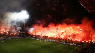 Πανό στο «Βικελίδης»: «Δώστε τους και τα κοιτάσματα στο Αιγαίο»