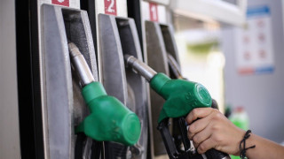 Κλείστηκε μέσα στο πρατήριο για να σωθεί από ληστές στη Θεσσαλονίκη