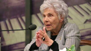 Ιατρικό ανακοινωθέν για την Κική Δημουλά